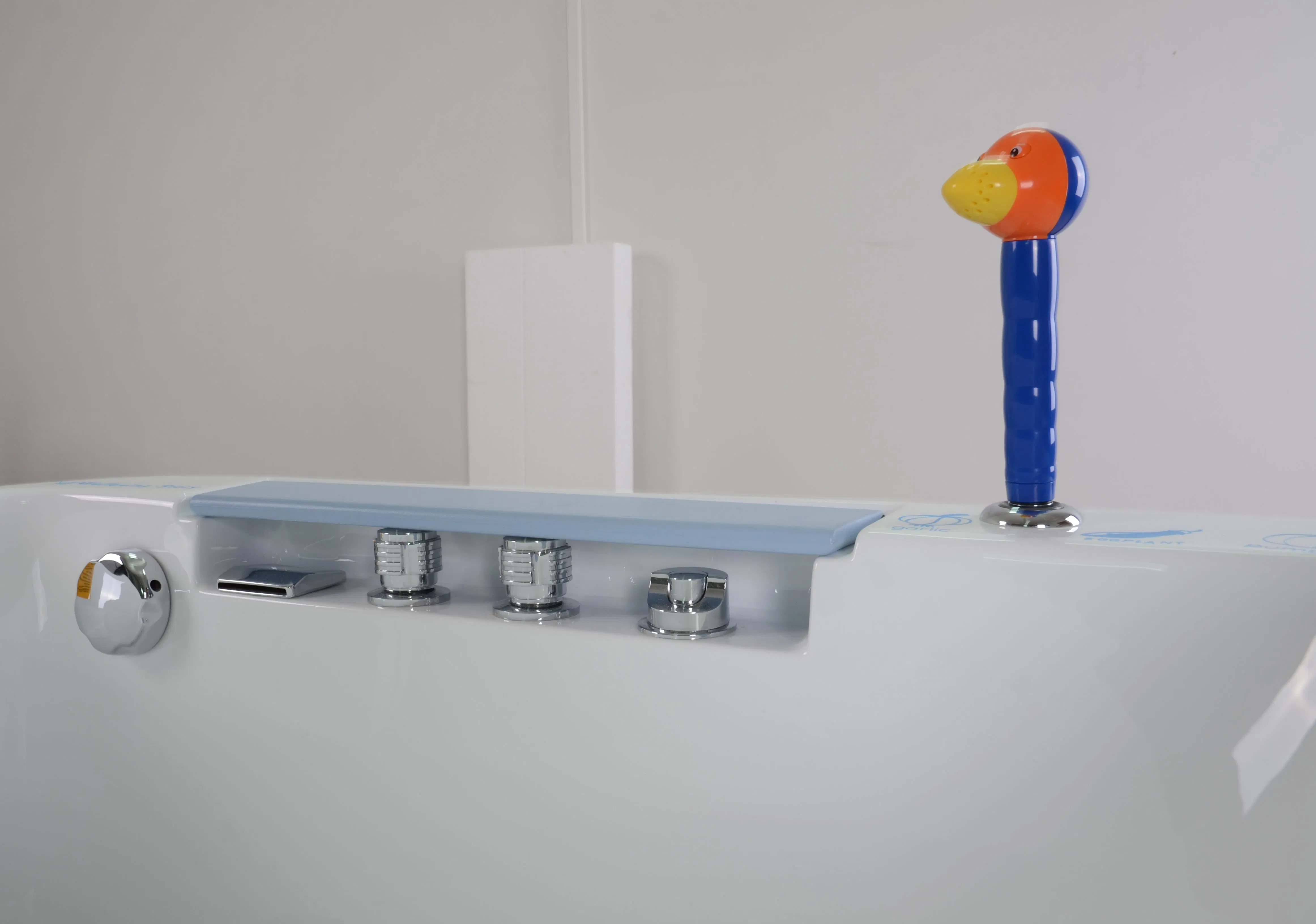 Детская ванна с душем, акриловая, голубая