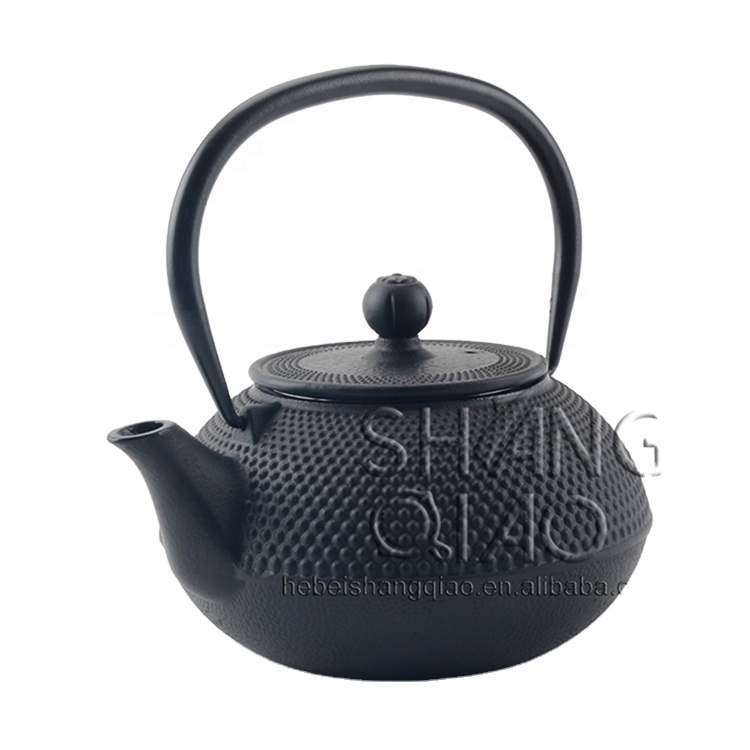 Чугунный чайник с рельефным узором, 0.9 л