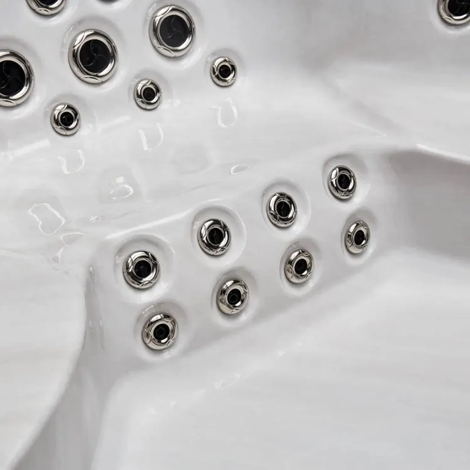 Гидромассажная ванна Whirlpool для улицы и дома