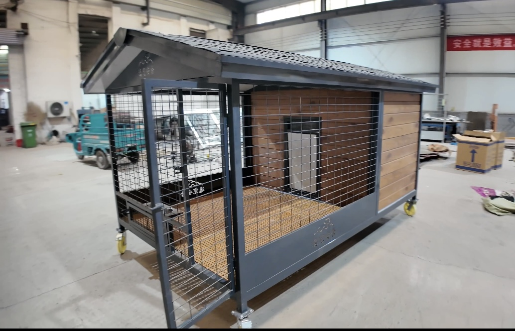 Solid Wood Eco-Friendly Outdoor Dog House Kennel Cage Sun Protection Rain Protection Warm and Breathable All Season Durable Dog Bed