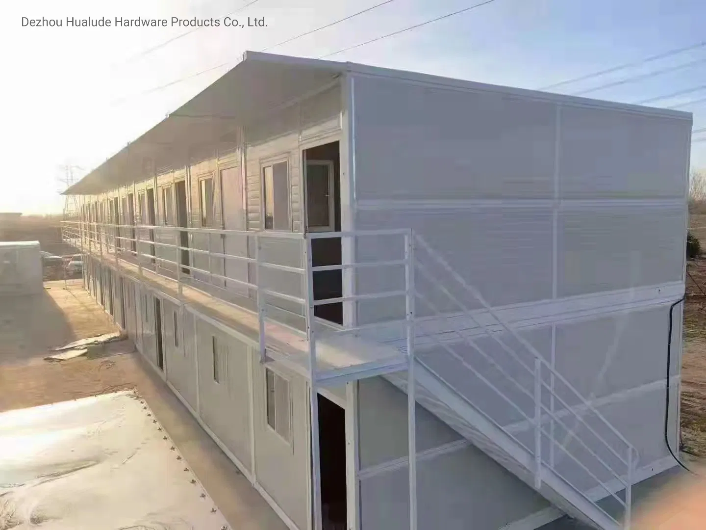 Versatile Compact House Design for Efficient Work Environments