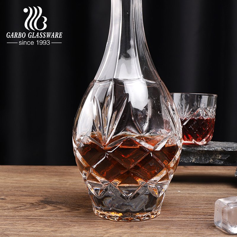 High-Quality 800ml Glass Wine Bottle Whisky Decanter Crystal Collection Carafe Beer Storage Wholesale Glass Decanter Set with Stopper