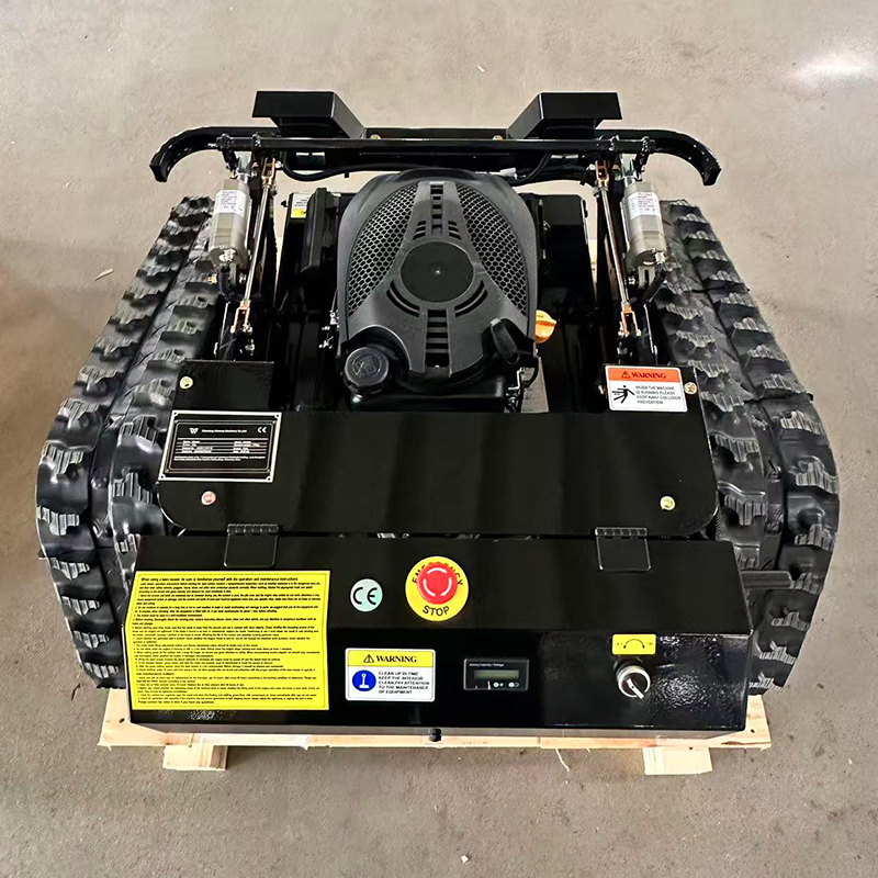 Самоходный газонокосилка-робот на гусеницах с дистанционным управлением