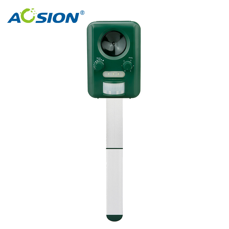 Ultrasonic Flashing Solar Powered Garden Yard Lawn Animal Bird Dog Repeller