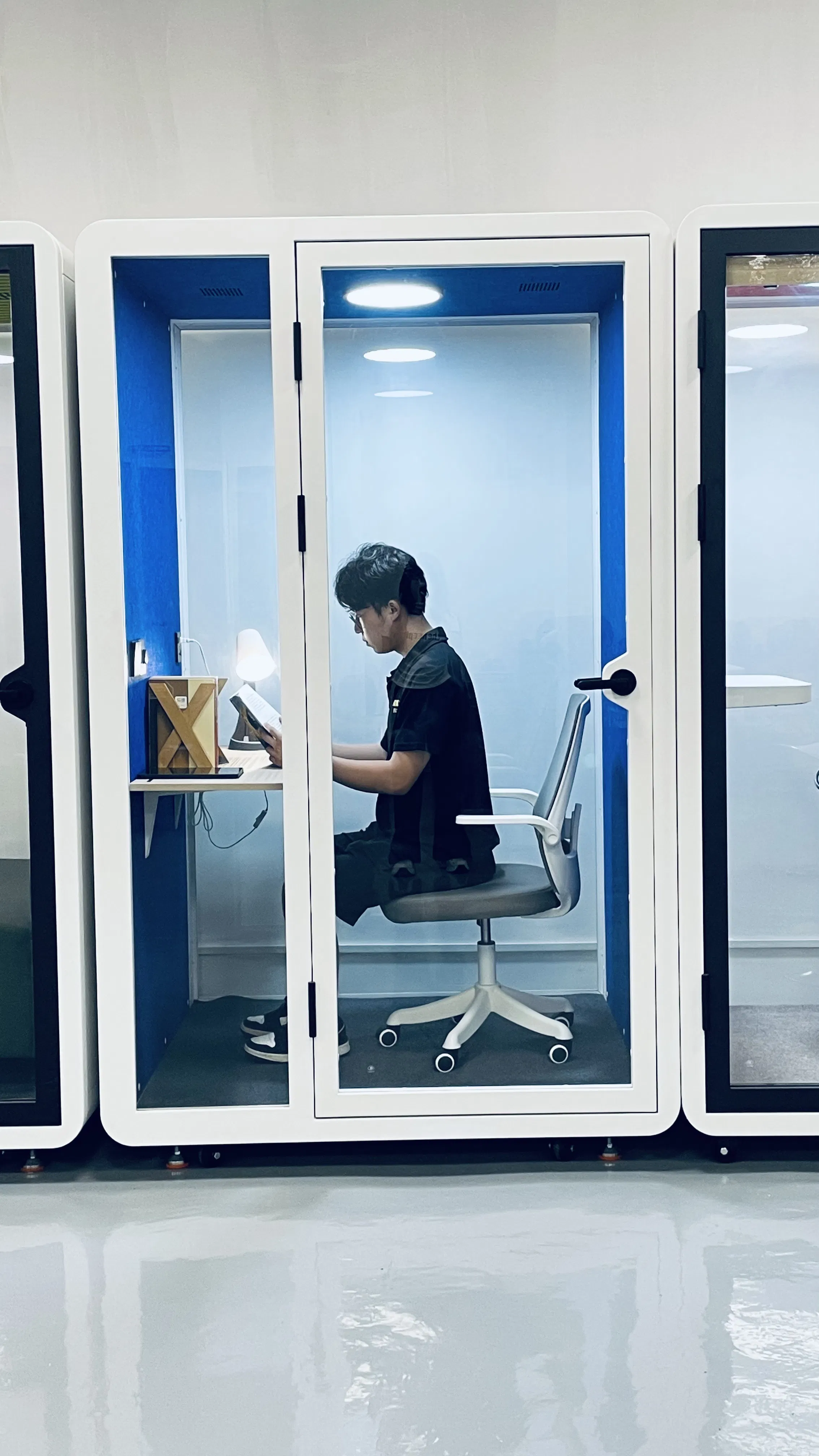 Customizable Soundproof Booth for Enhanced Audio Experience Office Pod