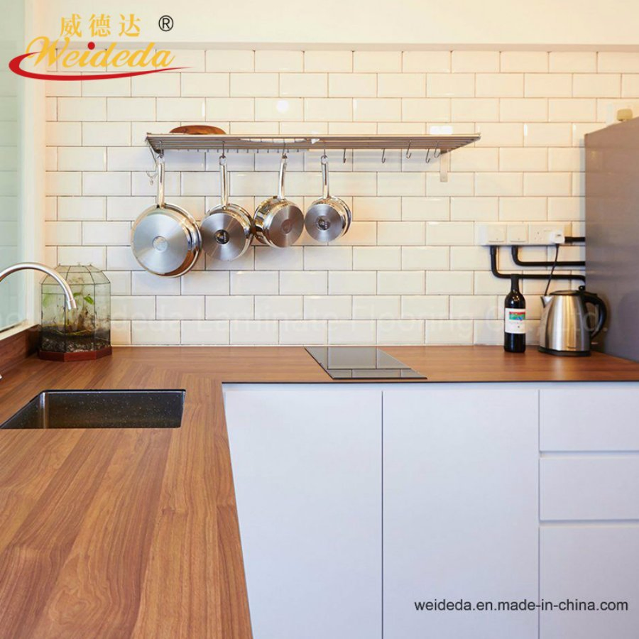 Влагостойкая HPL плита 12 мм для перегородок туалетов