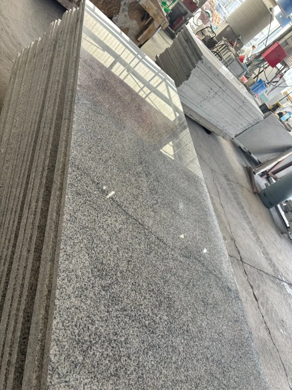 Viscount White Granite for Tiles/Slabs/Countertop/Vanitytop