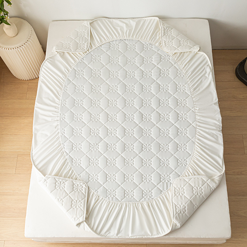 Premium Sleep Ultra Waterproof Padded Bed Sheet Padded Non-Slip Fitted Sheet Mattress Protector