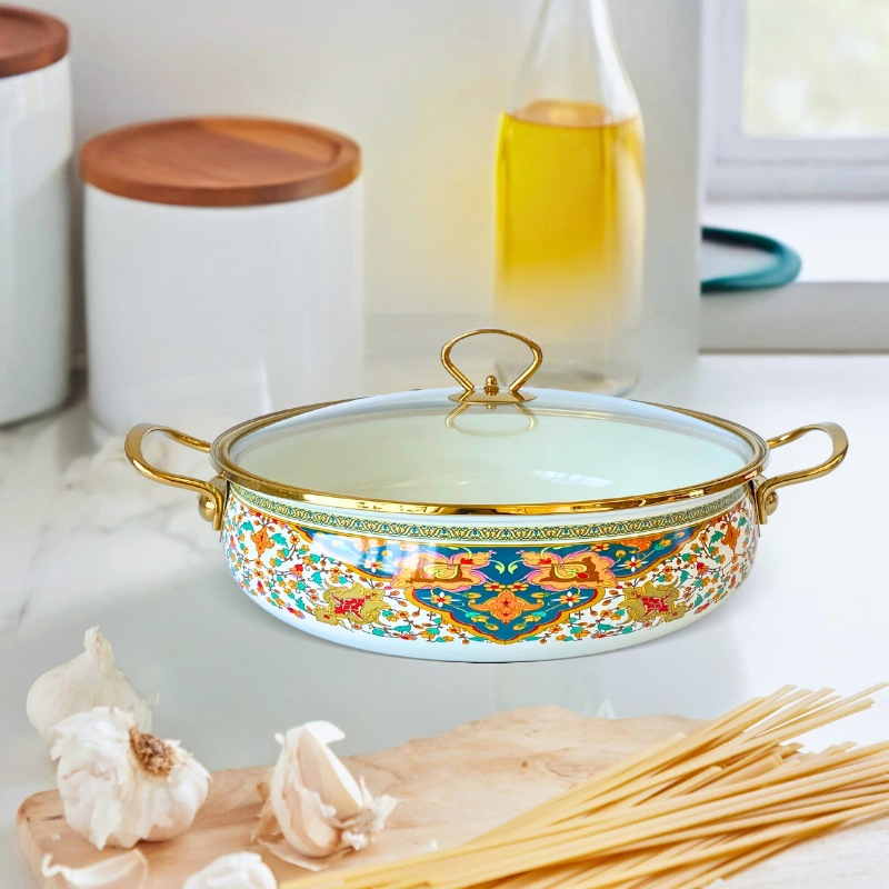 The Saudi Enamel Pot Can Be Seen in Phnom Penh