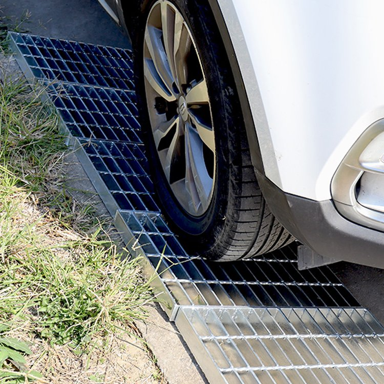 Storm Drain Cover Serrated Steel Grating for Ditch Gully Sump Pit Grate Cover