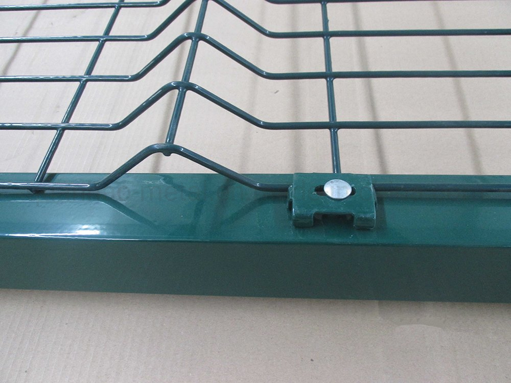 High Quality PVC Black Vinyl Coated Chain Link Fence for Garden