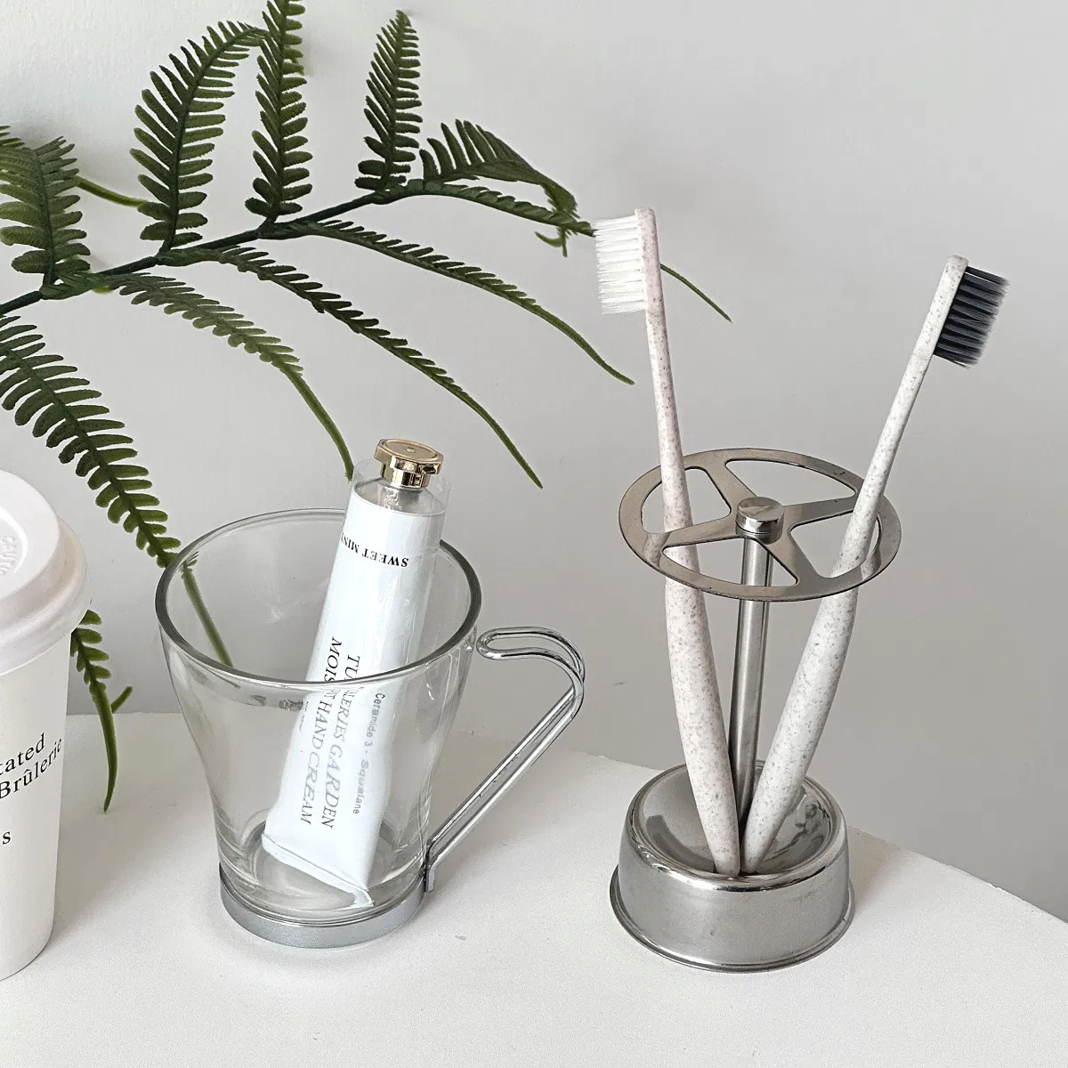 Hot Sale Stainless Steel Stand Compartments Brushed Polished Toothbrush Holder