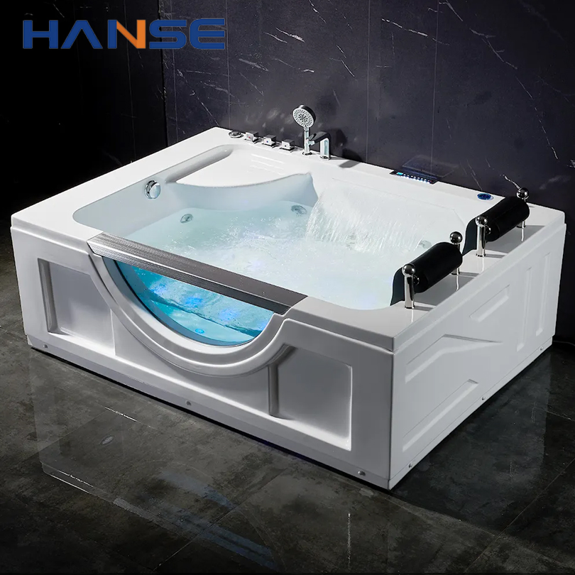 Большая джакузи с гидромассажем для двоих