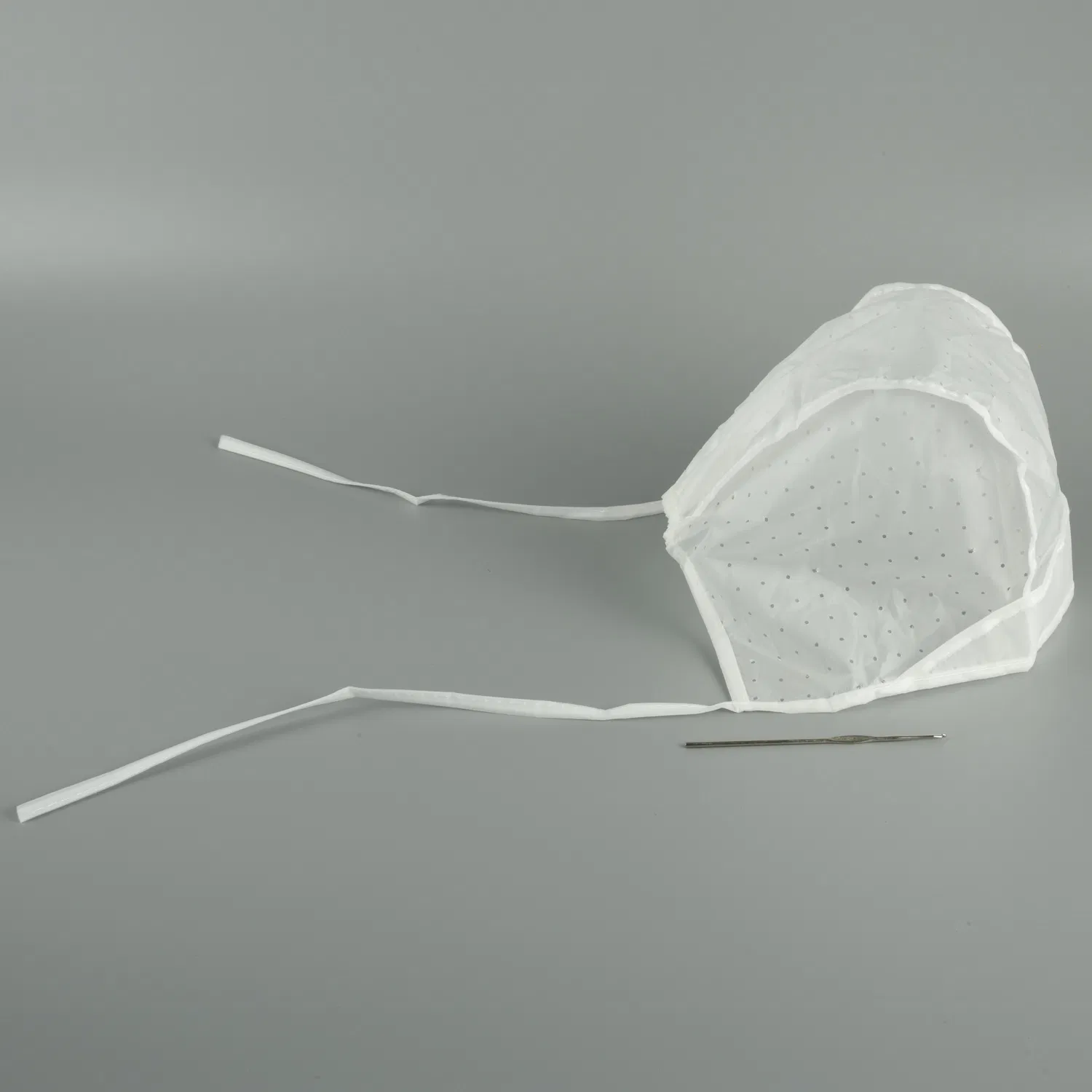 Белая шапочка для мелирования волос