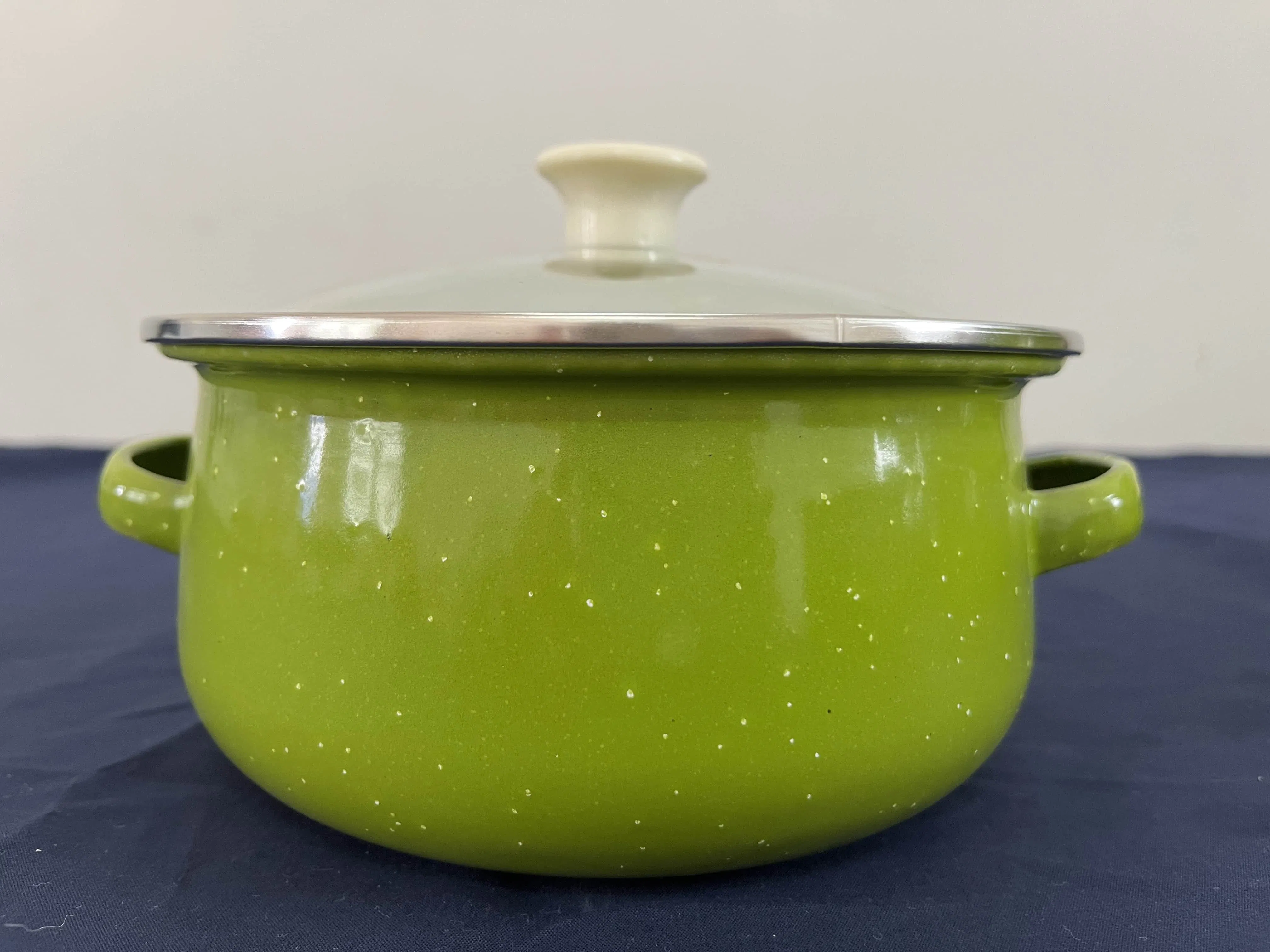 Internal and External Green Enamel Pot with White Spot Glass Lid Can Be Customized