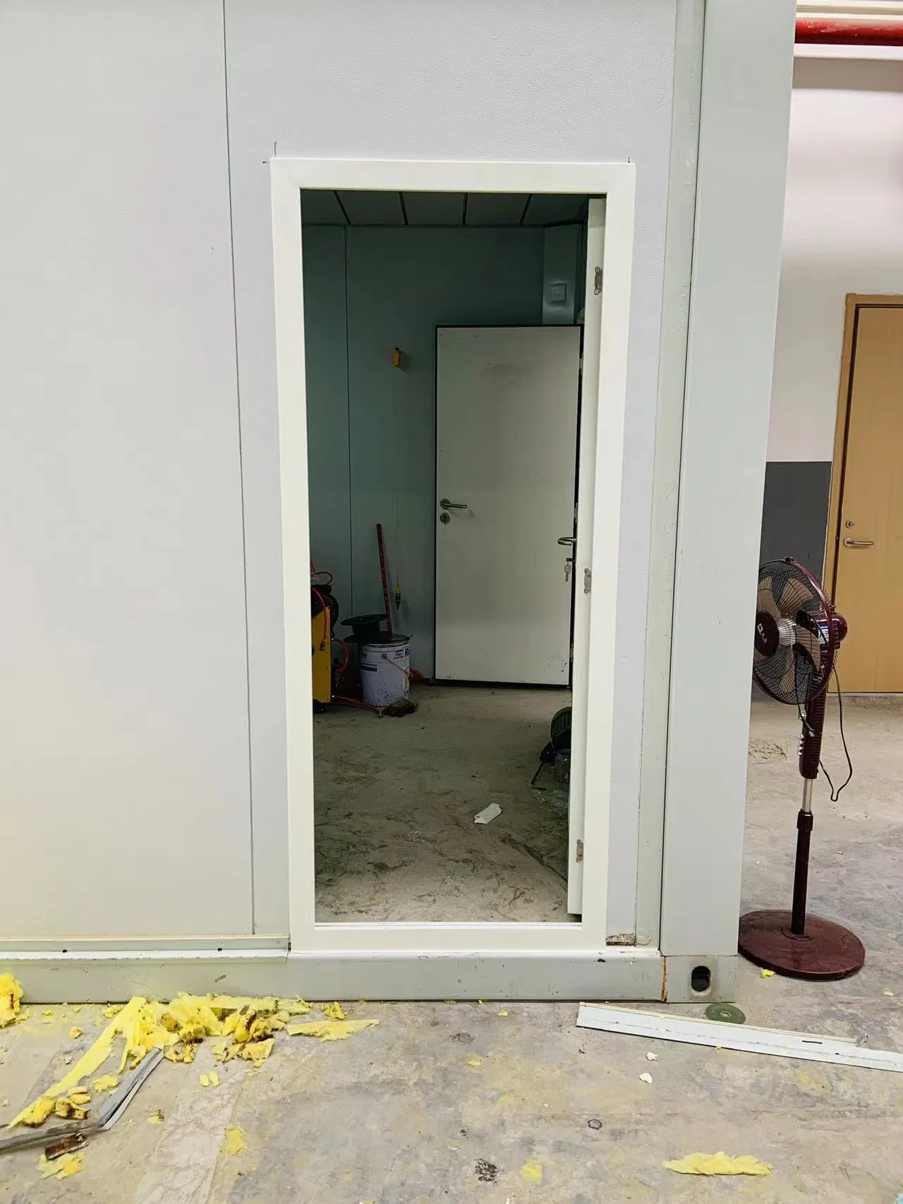 Предварительно собранная дверь с уплотнением CHAM-TD06