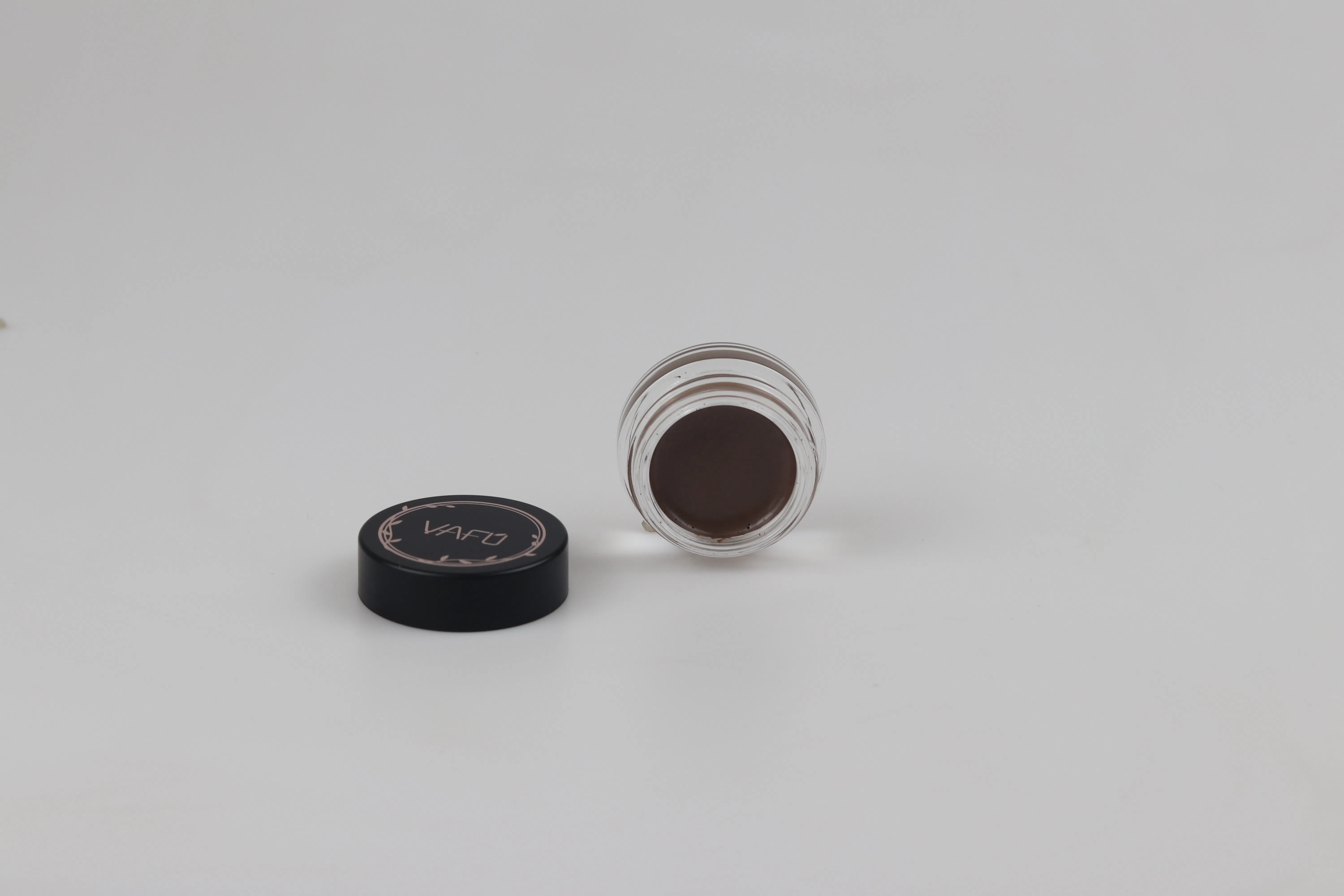 Long-Lasting Eyebrow Cream for Perfect Definition and Shade