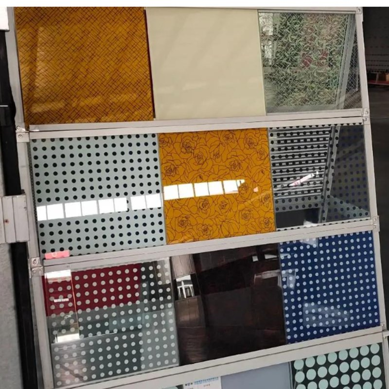 Custom Ultra/Extra/Super Clear/Starphire Silk Screen Printed DOT Painted Toughened Laminated Safety Glass for Partition/Wall/Decoration/ Kitchen