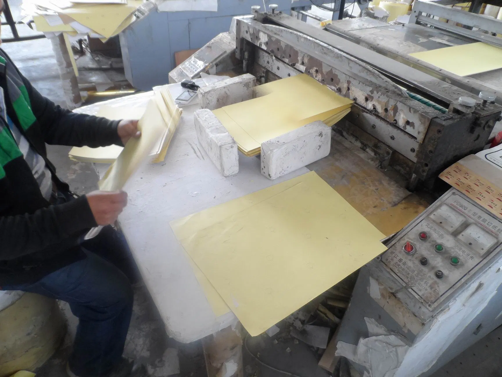 80g Gloss Cast Coated Self Adhesive Paper