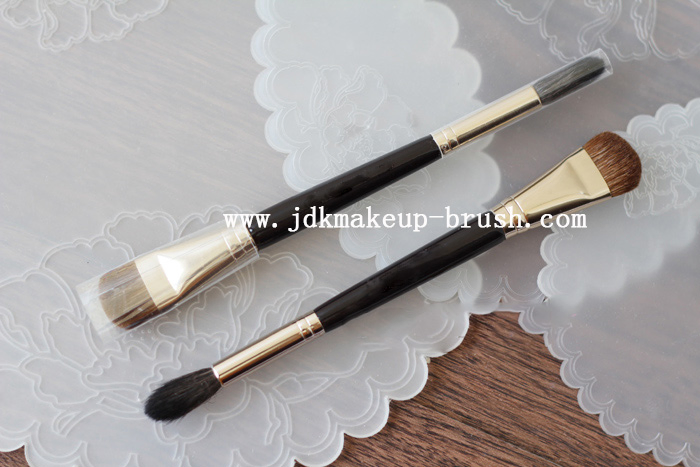 Double Sided Multi Functional Eyeshadow Brush