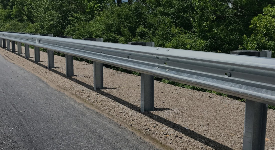 Low Price High Quality Road Safety Steel Highway Guardrail for Sale