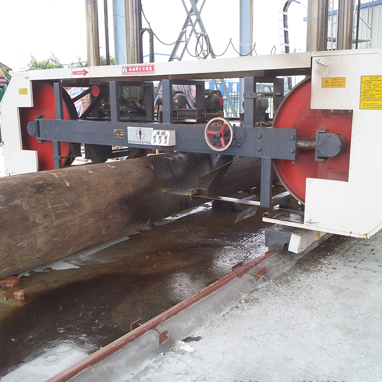 Станок ленточнопильный горизонтальный автоматический по дереву