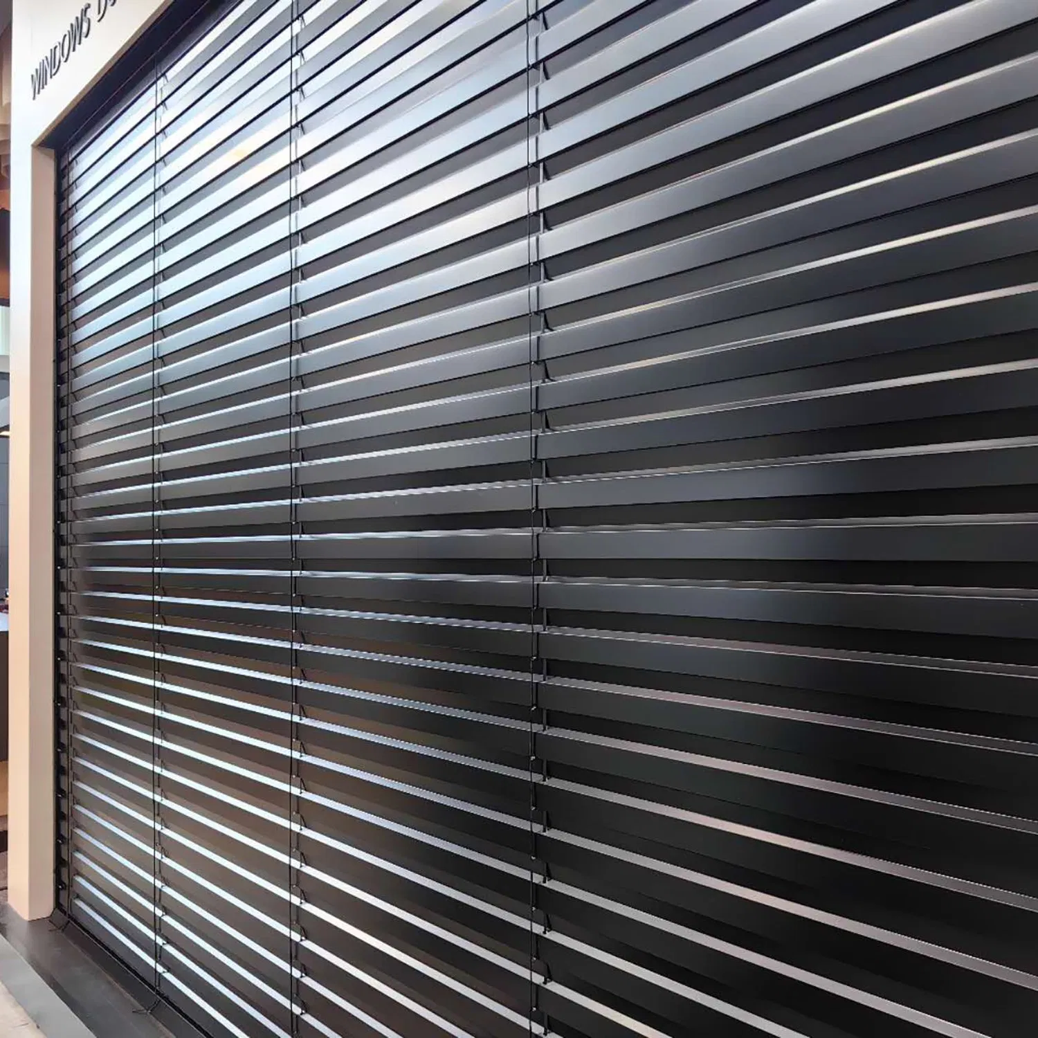 Customizable Aluminum Venetian Blinds with Noise Reducing Slats