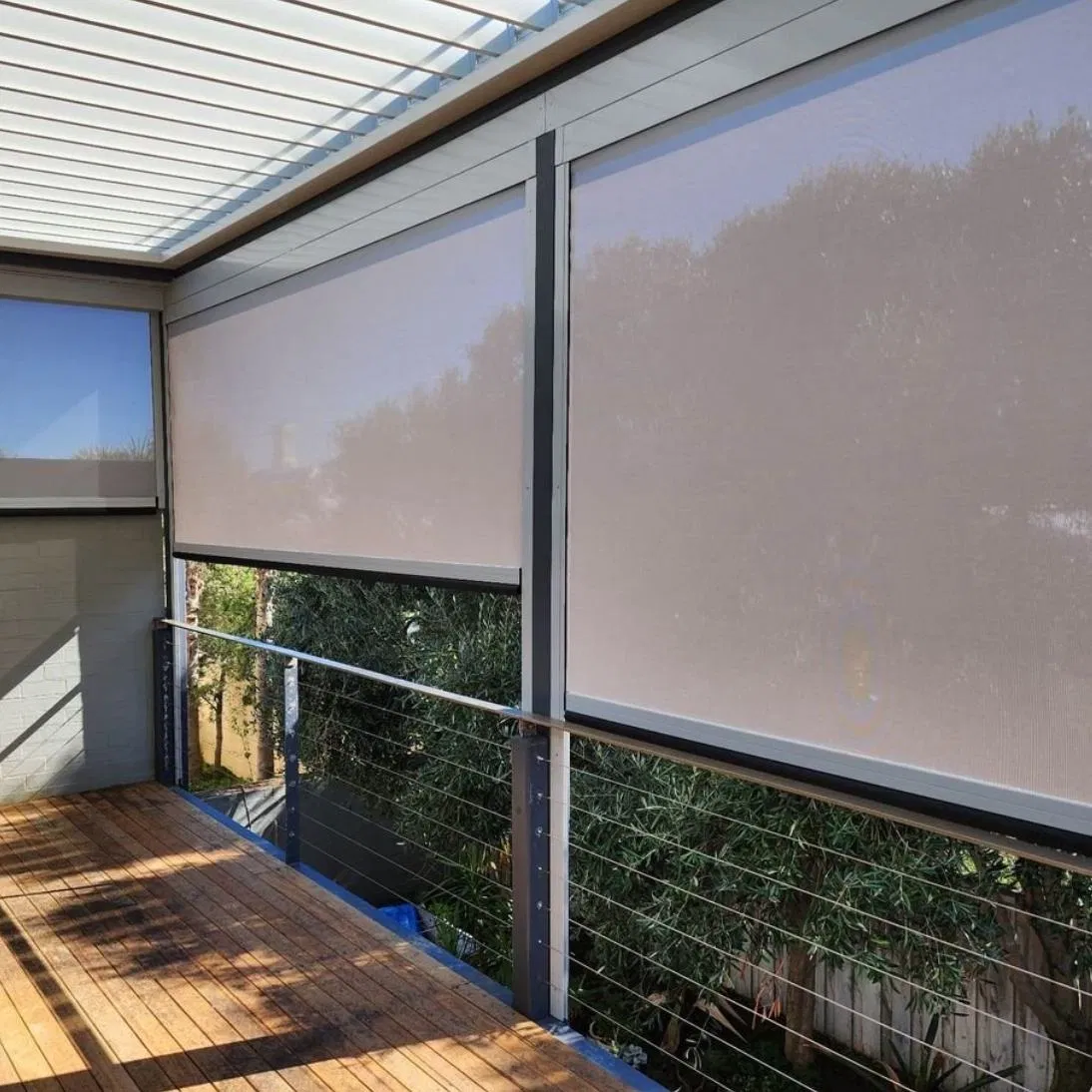 Garden Patio Windproof Waterproof Auto Retractable PVC Shade Screens Tubular Motor Motorised Roller Zip Track Outdoor Blinds