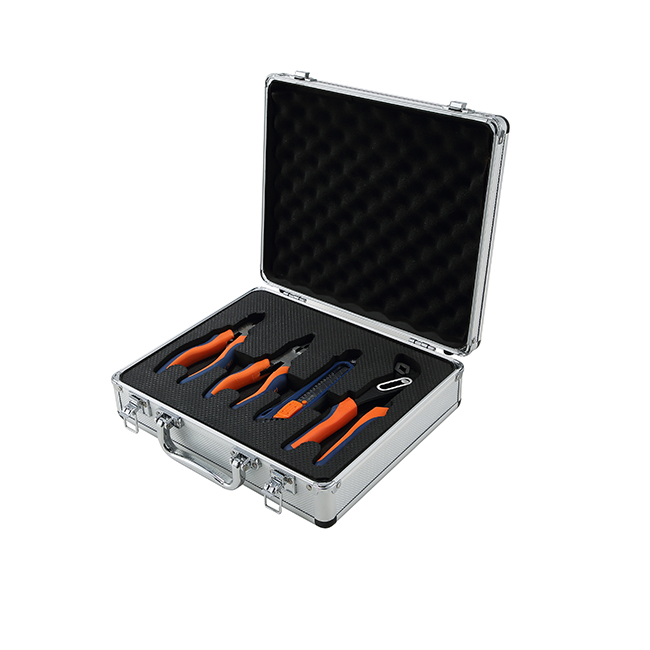 Портативный набор ручных инструментов в алюминиевом кейсе