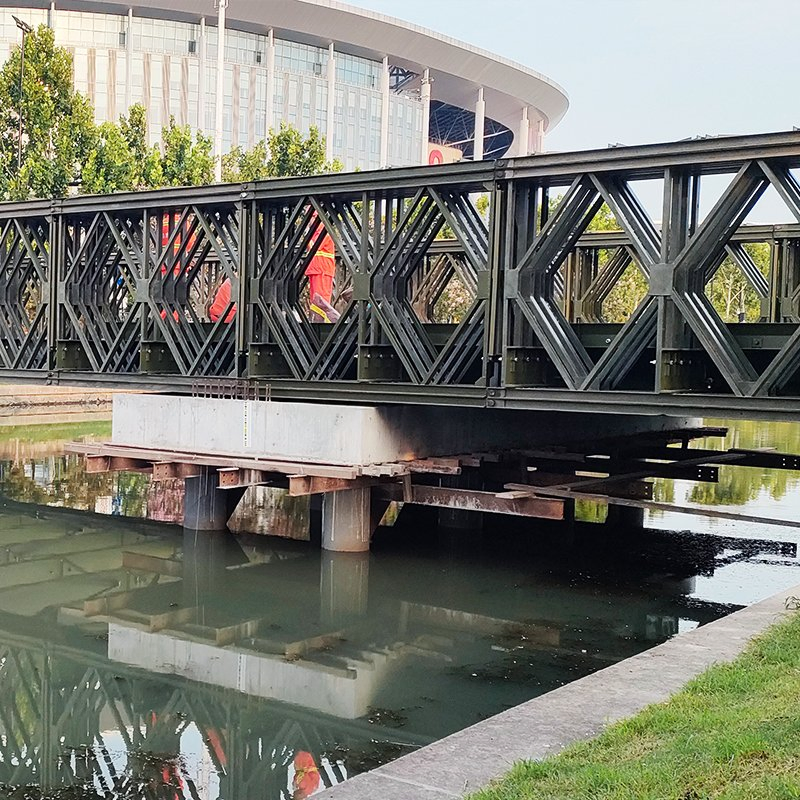 Durable Long Truss Bridge for Easy Trail Installation and Use