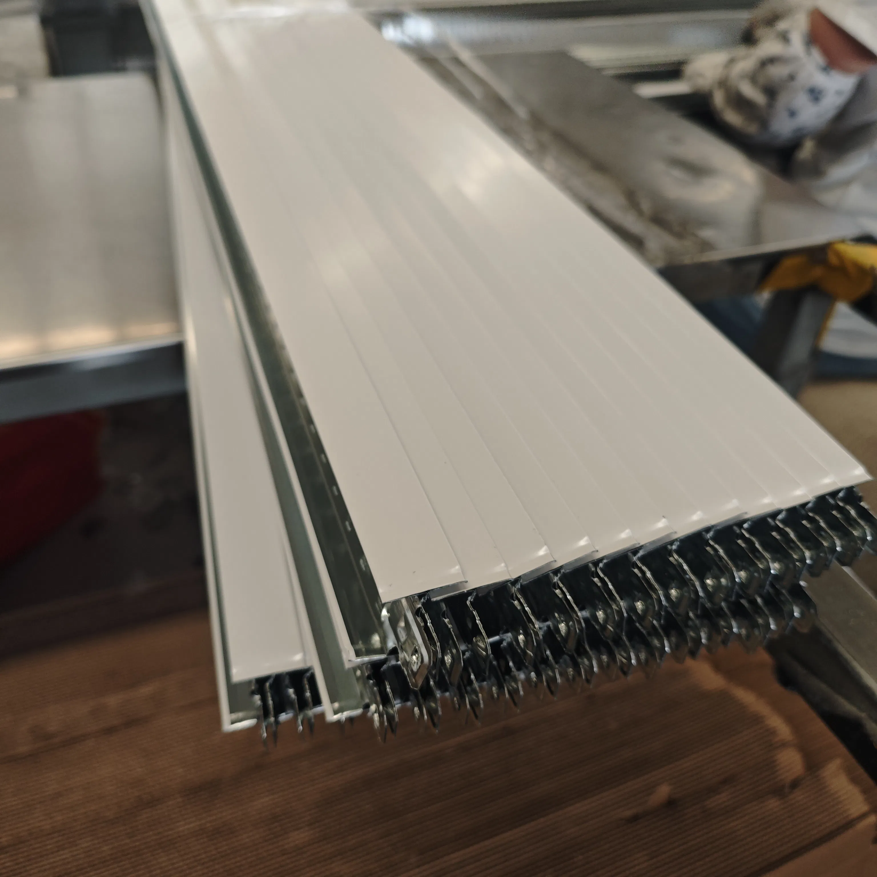 Junding's Specification #32 White T-Grids Ideal for Office Spaces