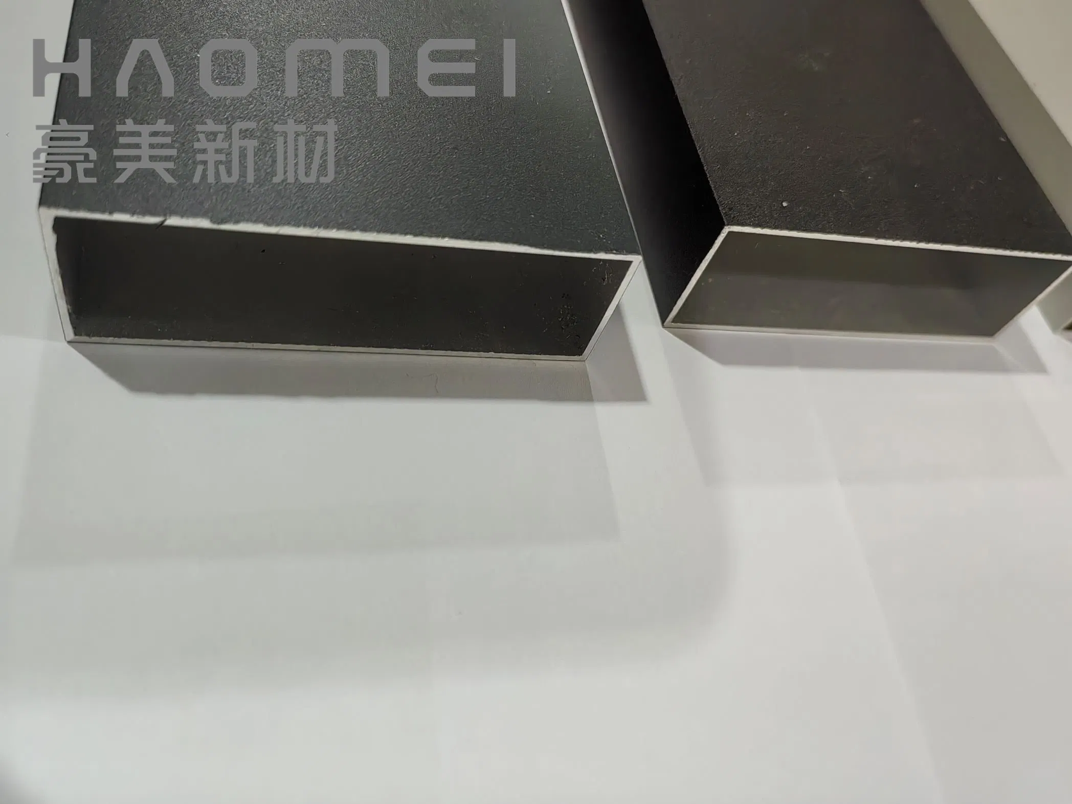 Customized Aluminum Extrusion Tube Black Color Powder Coated or Sliver Color Powder Coated