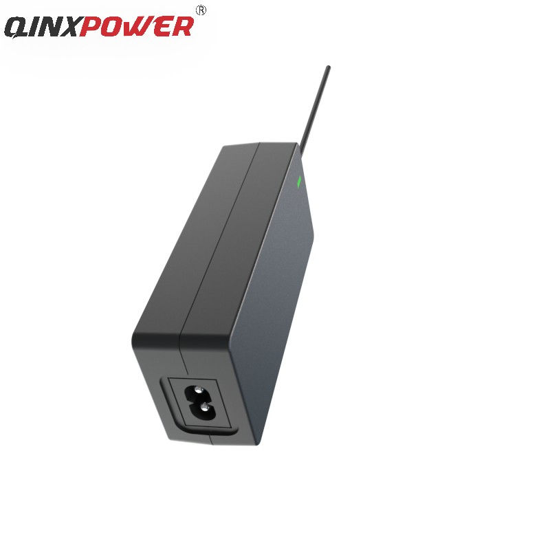 Зарядное устройство для Li-ion аккумуляторов 12.6V 2A