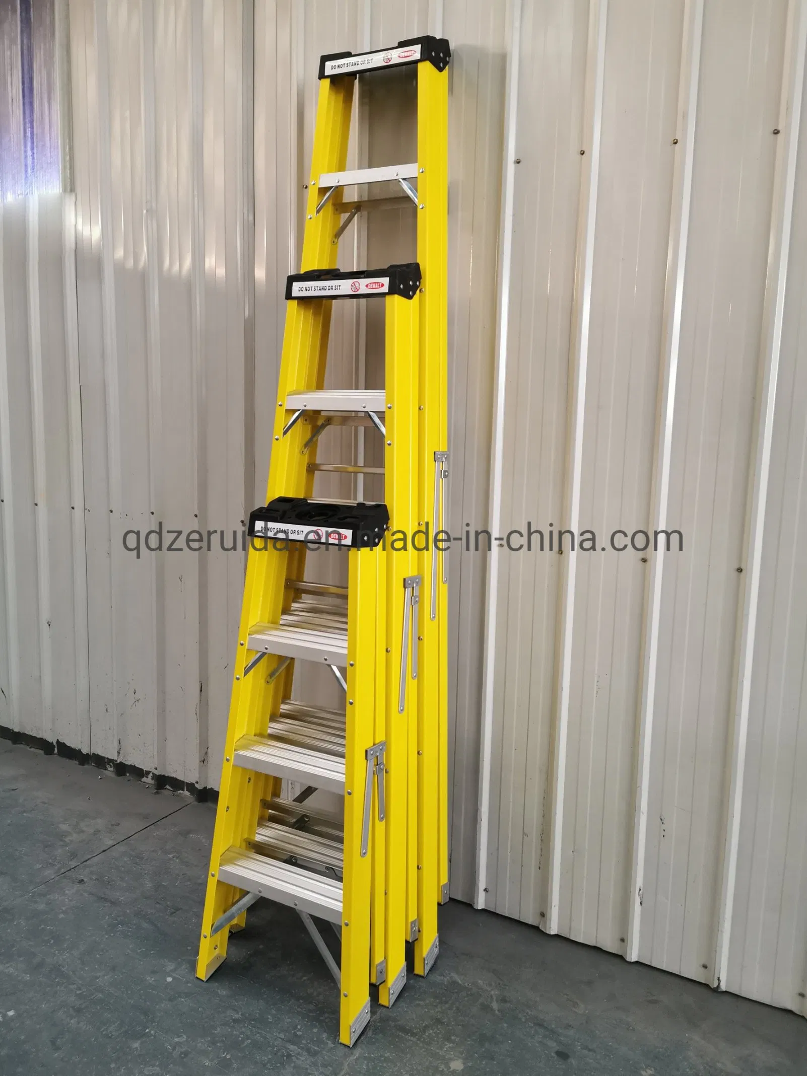 Insulated and Corrosion Resistant Ladder for Sale at Factory Price