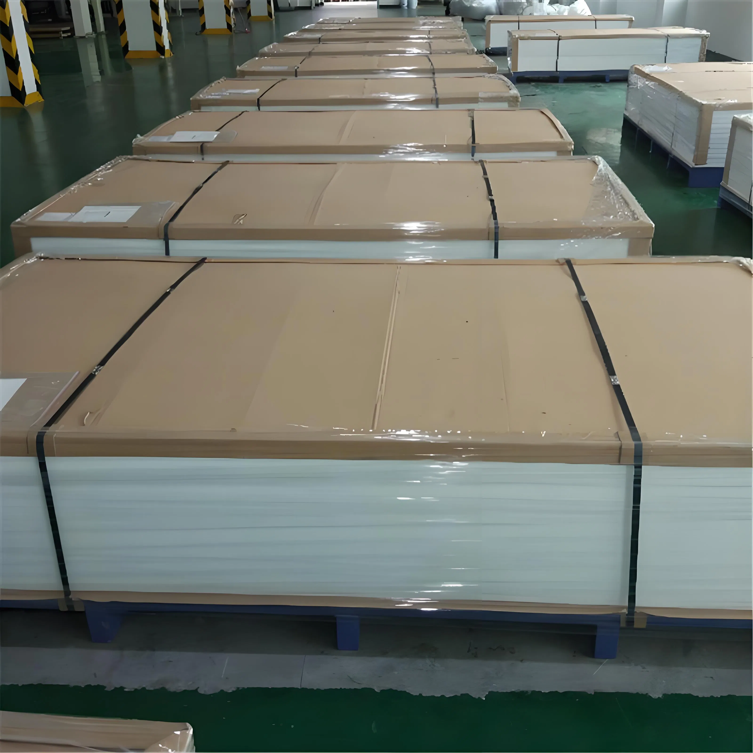 Lustrous Eco Friendly MDF Composite with Recyclable Pet Board for Designer Kitchens