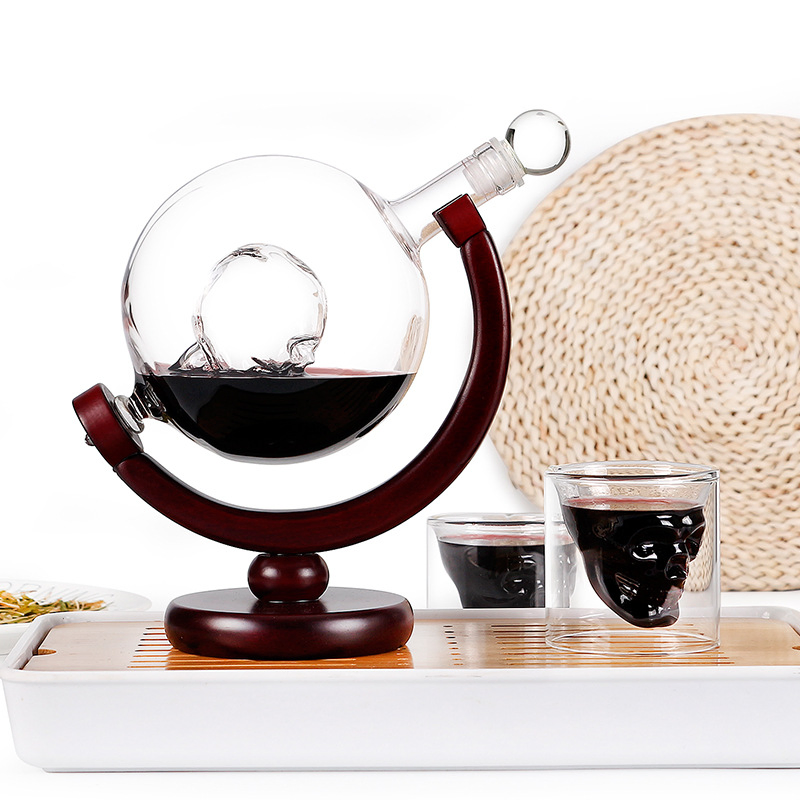Wholesale 850ml Etched Globe Whisky Glasses Glass Whiskey Decanter Gift Set with Wood Base