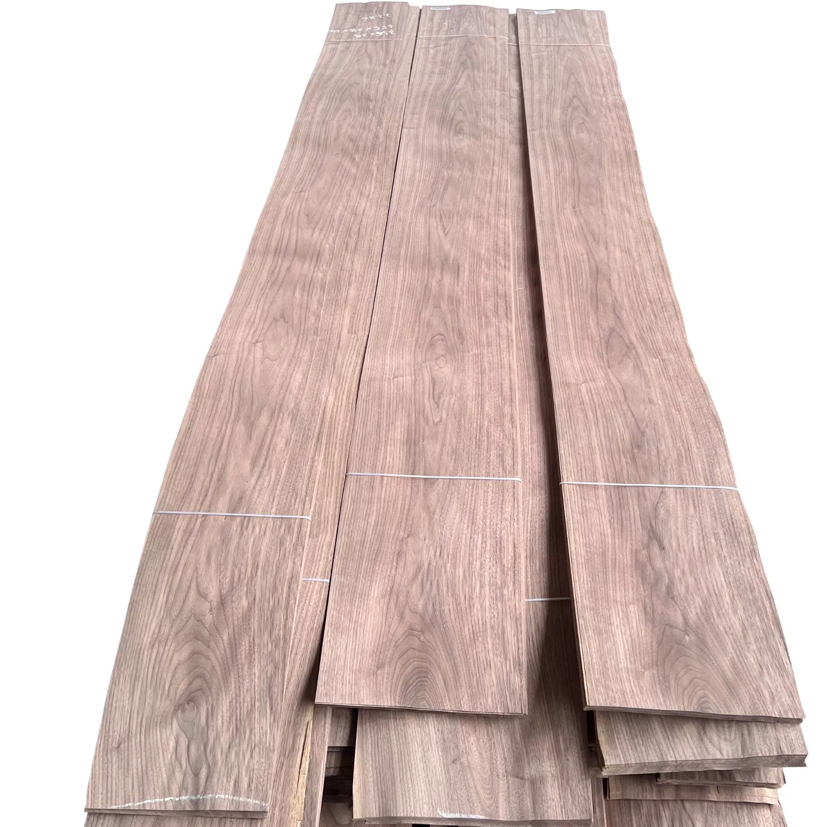 Hot Selling Walnut Mountain Pattern Veneer 0.5mm for Indoor Decorative Wall Panels