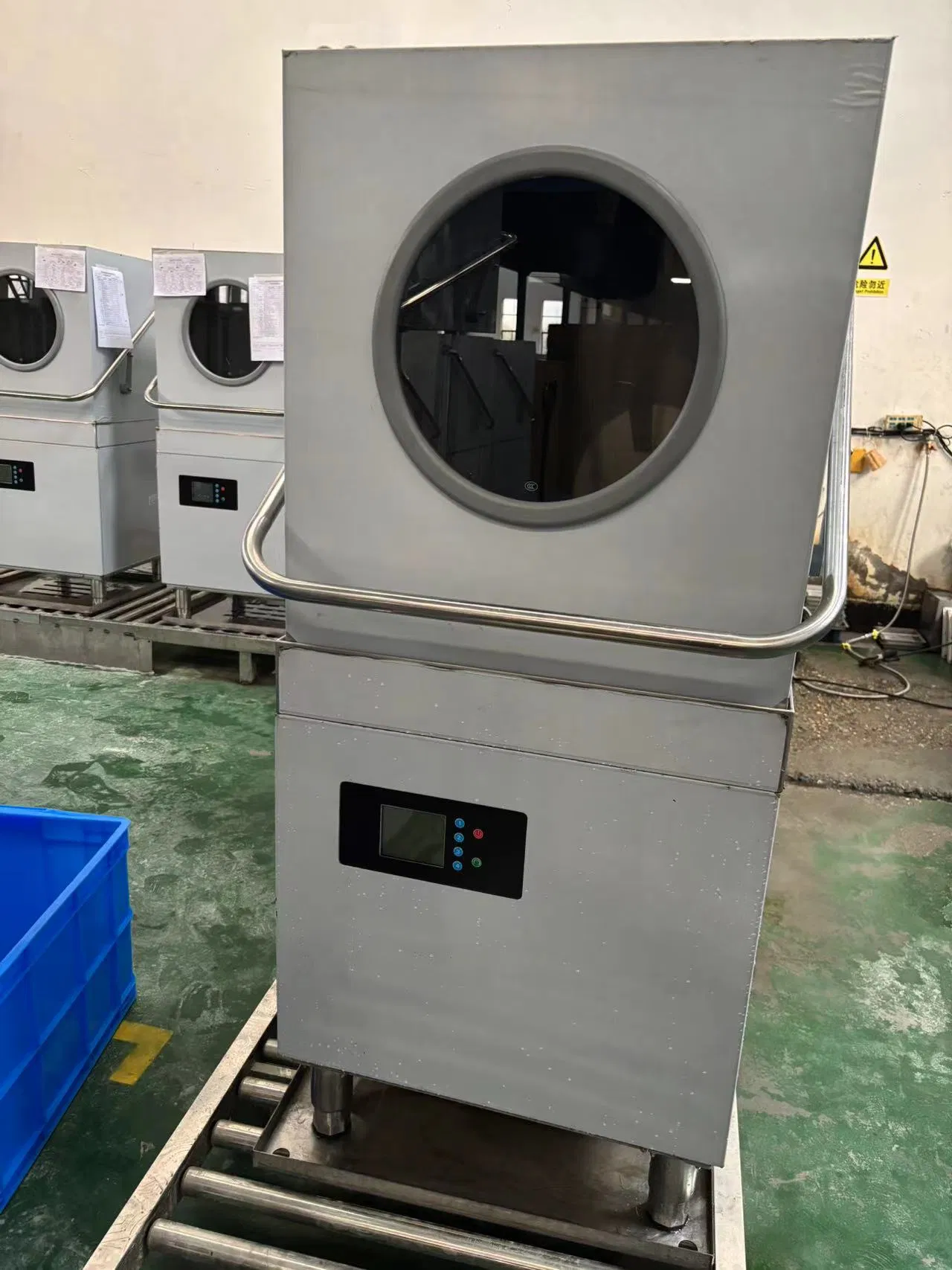 Powerful Electric Dish Washing Machine for Hotels and Cafes