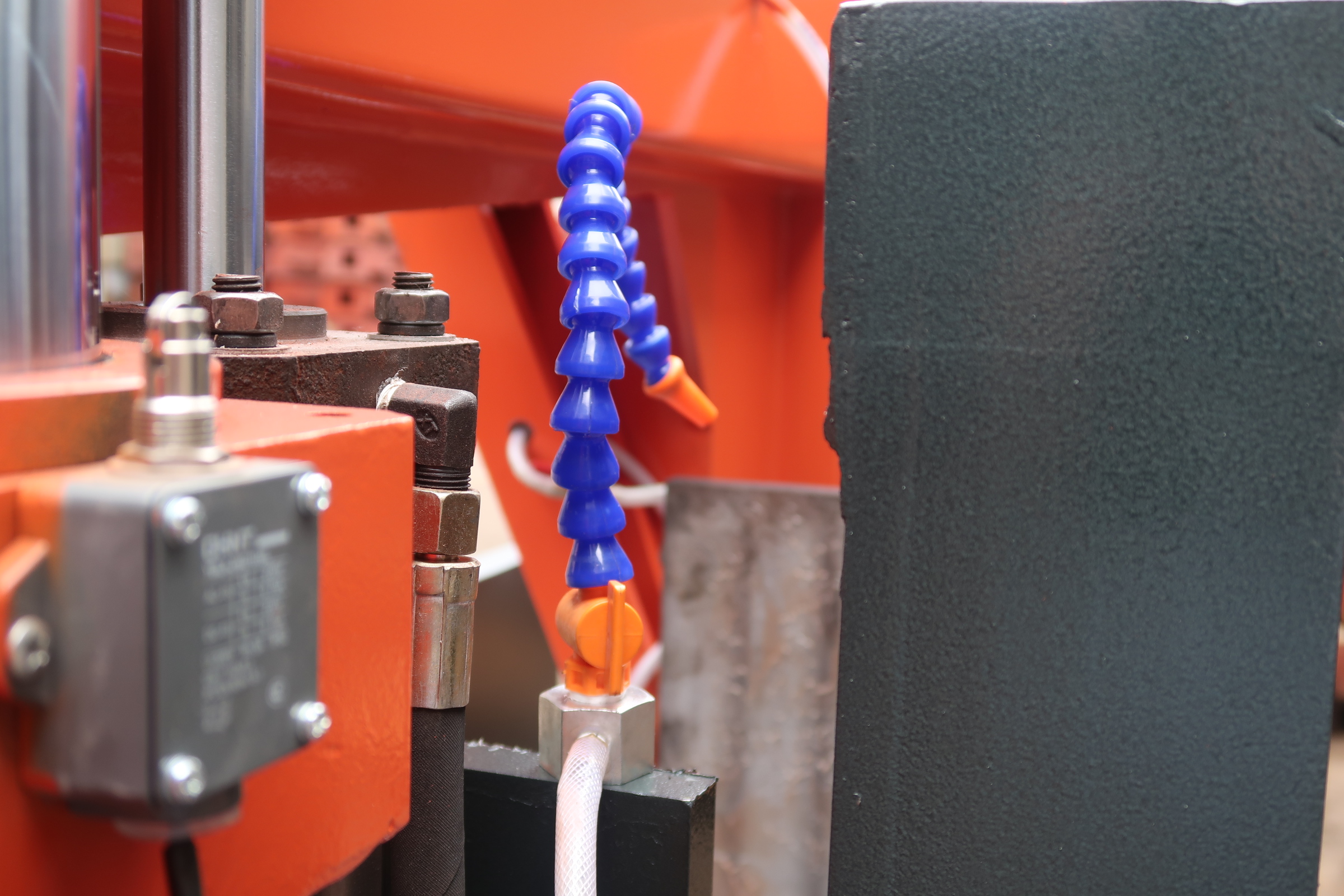 Станок ленточнопильный для профилей по металлу