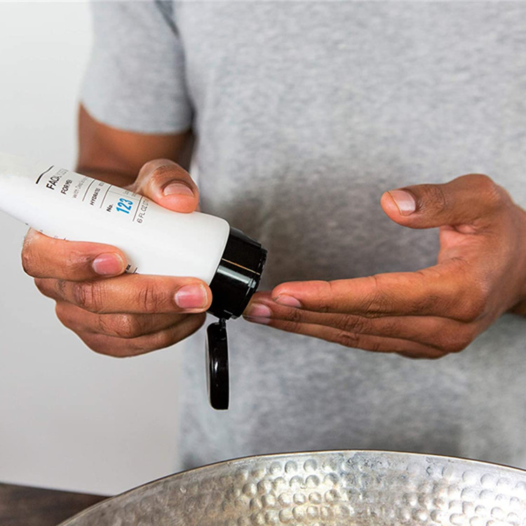 Private Custom Moisturizing Face Wash for Men with Deep Sea Algae Extract