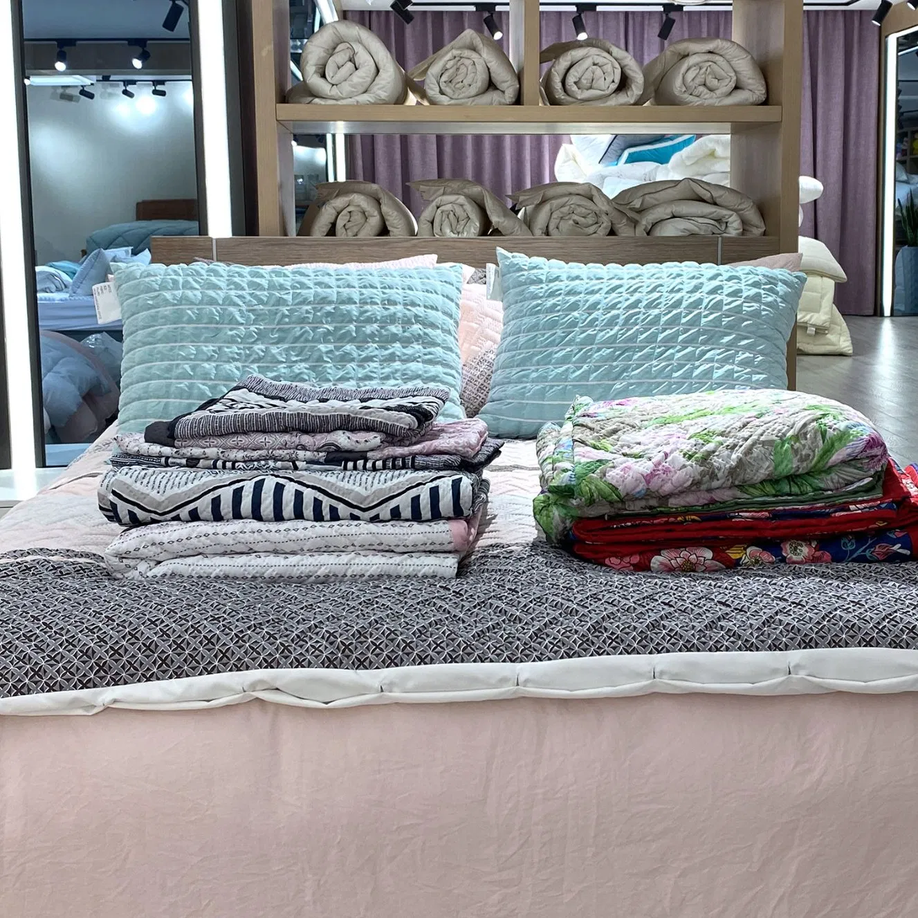 Multi Pattern Ultrasonic Duvet Quilt Bed Sheets Comforter with Polyester Filling