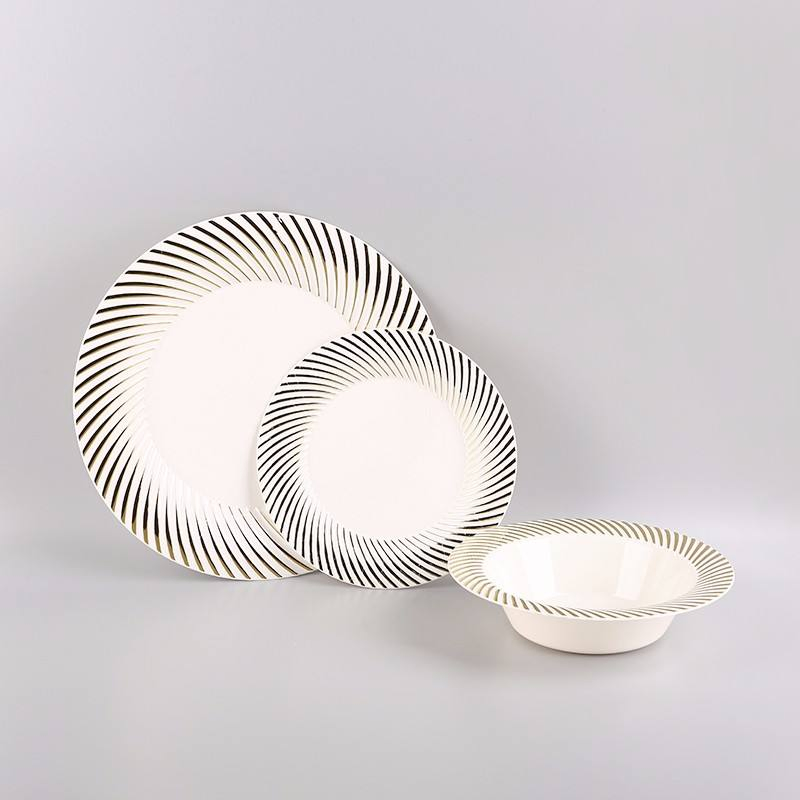 Elegant Disposable Plastic Bowls with Gold Rim for Parties