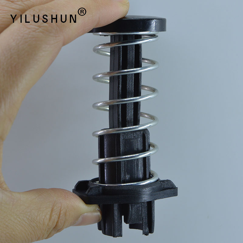 Universal Car Door Panel Retainer Clip D370