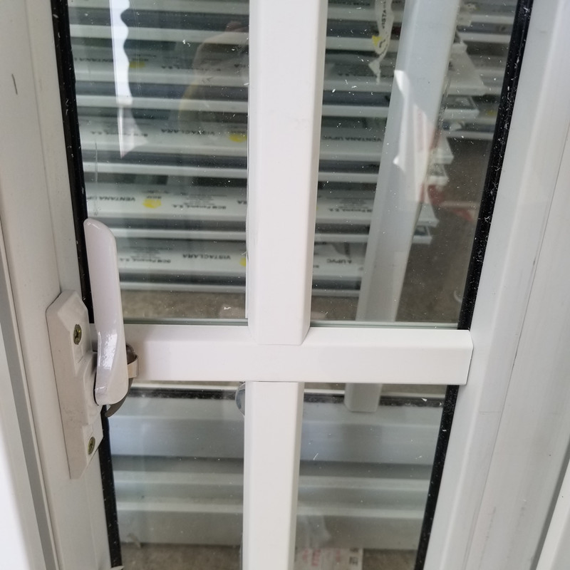 Экономичное раздвижное окно UPVC с декоративными решетками