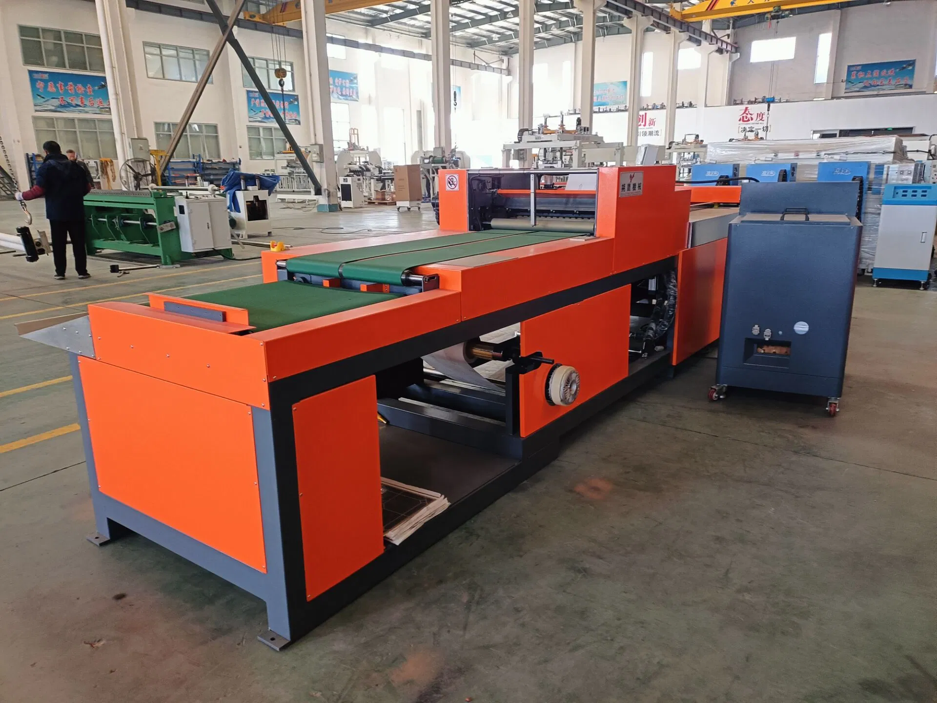 High Quality Rubber Floor Automatic Coating Glue Machine