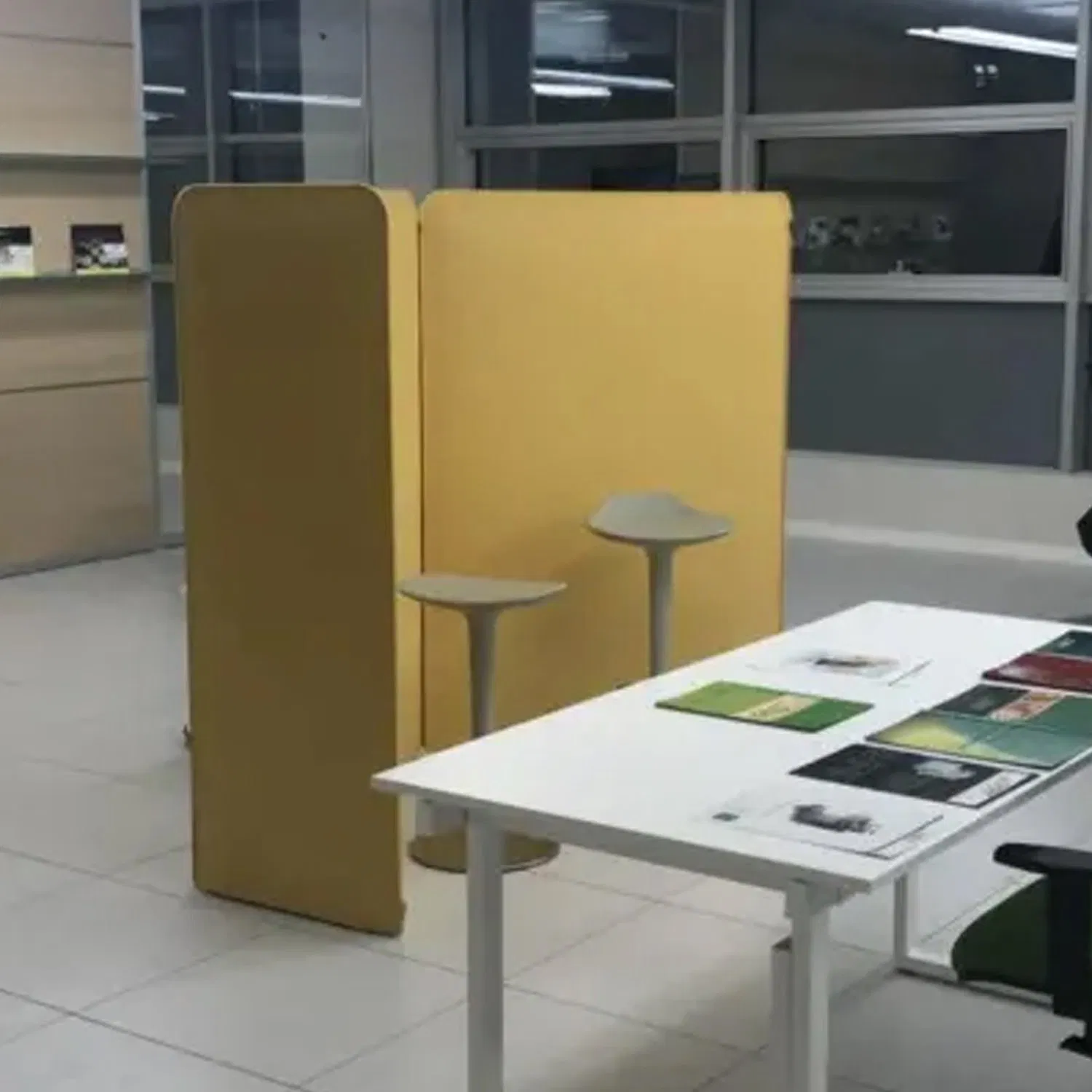 Movable Standing Fabric Wrapped Polyester Fiber Pet Acoustic Office Space Divider