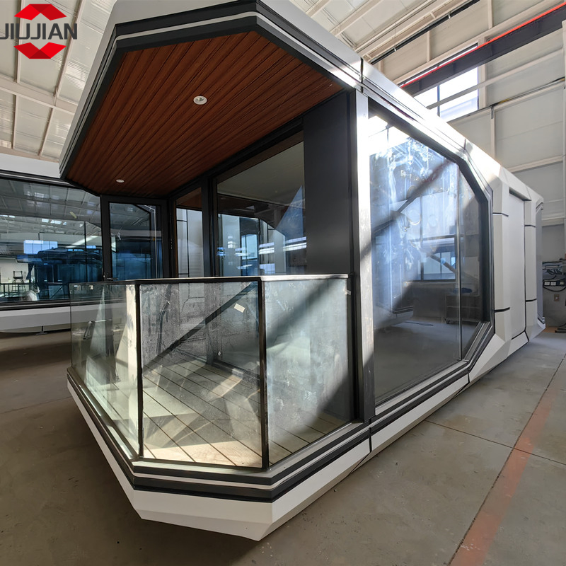 Outdoor Prefabricated Mobile Camping Mobile Mini Luxury Space Capsule