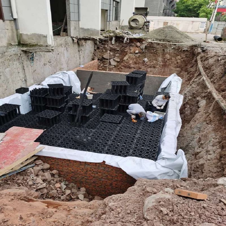 Environmental Project Rainwater Harvest Piece Splicing Urban Garden, Water Recycling