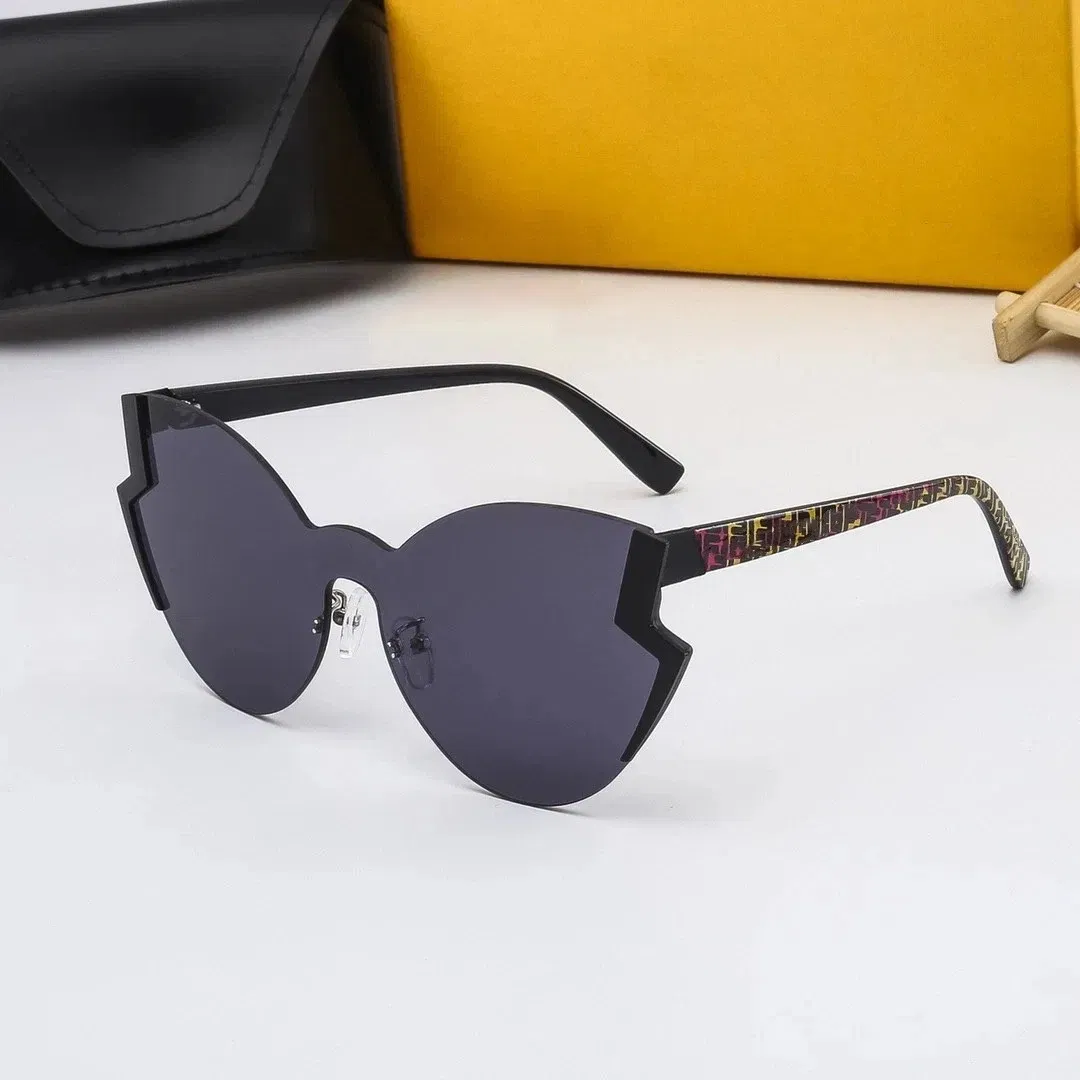 Designer Original Sunglasses, Women's Retro Classic Glasses, Replica Sunglasses, Sunny, Youthful, and Full of Vitality.