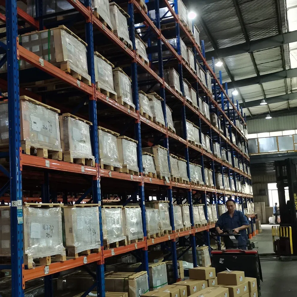 Анкерный болт клиновой оцинкованный Gr8.8